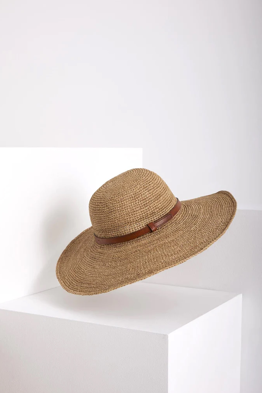 TEA TROPEZA HAT